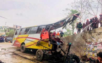 Najmanje 19 mrtvih, desetine povrijeđene u udesu autobusa u Bangladešu