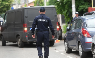 Pretukao je, pa bacio sa terase: Muškarac (34) bivšoj ženi SLOMIO LOBANJU I 2 PRŠLJENA pred očima kćerke (7)