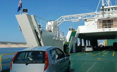 Automobilom htio ući na trajekt pa sletio u more i poginuo