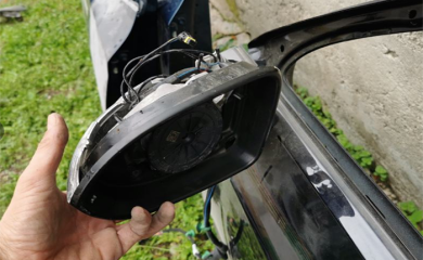 ZAGREB: Djevojka kidala brisače i retrovizore s parkiranih automobila