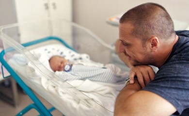 Zašto se muškarcu cijepa majica kad postane tata – simbolika je nevjerovatna