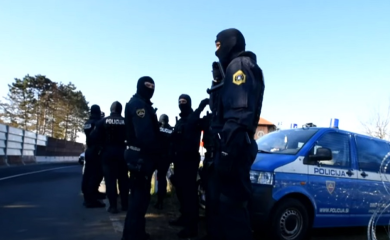 Hrvatski granični policajci pronašli 20 ilegalnih migranata