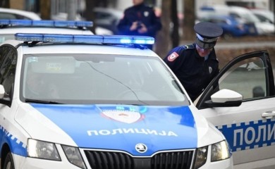 Drama kod Banjaluke: Pritvorenik sa lisicama na rukama pobjegao policiji