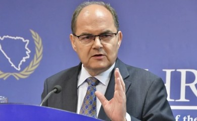Šmit dao kratak rok političarima za izmjenu Izbornog zakona: “Inače, ima čovjek koji će to uraditi”