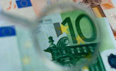 Osmorka optužena da je lažnim evrima plaćala ceh