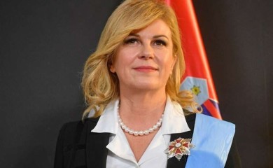 Kolinda ima šansu da postane šef NATO, koče je Milanović i dres koji je poklonila Putinu