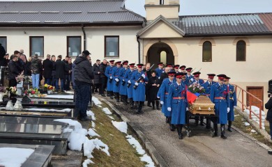 Uz visoke počasti sahranjena Ljiljana Zelen Karadžić