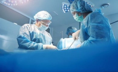 Požalila se na urinarnu infekciju: Ženi operacijom izvadili čašu iz bešike (FOTO)