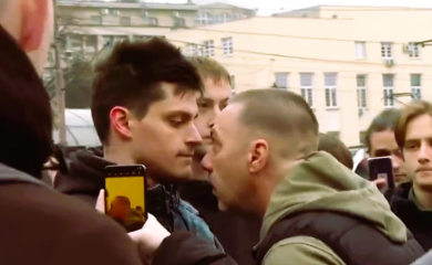 Andrej jedan od simbola studentskog protesta: Đak generacije, studira i radi da bi pomogao bolesnoj majci, a sad mu prijeti 10 godina zatvora