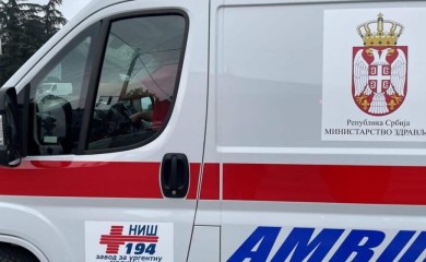 Trinaestogodišnja djevojčica preživjela pad sa šestog sprata