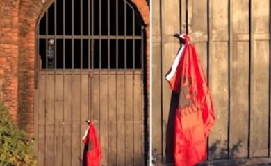 PRIŠTINA: Okačena zastava Albanije na Hram Hrista Spasa