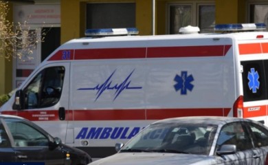 Nekadašnji premijer Srbije pao sa kuće, prevezen u bolnicu!