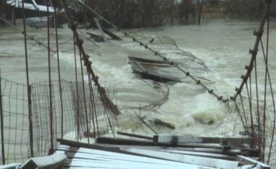 RUDO: Srušio se most u Mrsovu, pet sela potpuno odsječeno (FOTO/VIDEO)