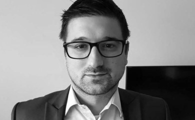 Iznenada preminuo mladi advokat Aleksandar Remić