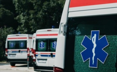 Dijete zadobilo teške povrede kičme i stopala: Osnovac pao sa trećeg sprata školske zgrade
