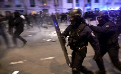 Pariz “ključa” zbog penzione reforme: Policija ispalila suzavac na demonstrante, uhapšene 234 osobe