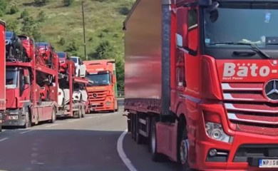 Jarinje: Kolona od 700 kamiona