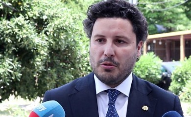 Napadnut Dritan Abazović