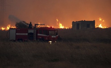 Epska bitka sa požarima, vatrena stihija pustoši Grčku, Španiju, Kanadu i Ameriku