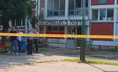 MASAKR U GIMNAZIJI Troje mrtvih u pucnjavi u Sanskom Mostu