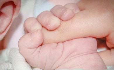 Ostavljena beba smještena na pedijatriji, majka još nije pronađena