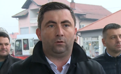 LAZAREVIĆ: Ljubiša Petrović zbog 600.000 KM duga sputava grijanje gasom