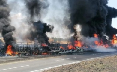 Horor na auto-putu! U lančanom sudaru najmanje pet osoba stradalo, 14 povrijeđeno VIDEO