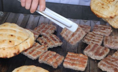 Nastavak aktivnosti brendiranja banjalučkog ćevapa: Grad osnovao udruženje "Banjalučki ćevap"