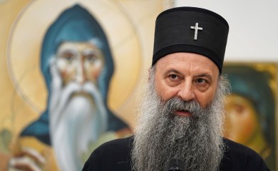 Srpska djeca iz Drvara patrijarhu poklonila svoje crteže