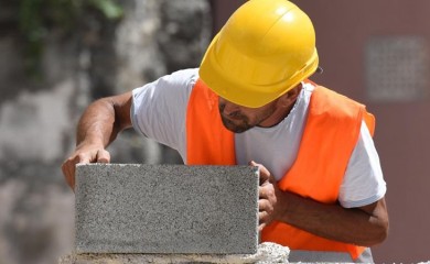 AUSTRIJA: Sve više ljudi radi dva posla