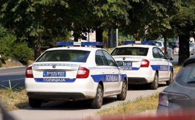 Teška nesreća u Bogatiću: Majka poginula dok je gurala kolica, vozač pobjegao