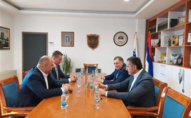 Dodik se sastao sa Đurevićem i Elekom