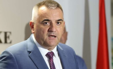 Da li je jači gej ili lovački lobi: Ministar “briljirao” u Skupštini Srpske (VIDEO)