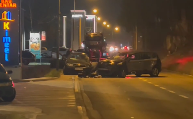 Teška saobraćajna nesreća u Sarajevu - povrijeđene 3 osobe