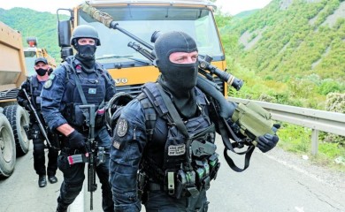 Kosovski "specijalci" izrešetali automobil, ranjen jedan Srbin!