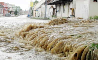 Crveni alarm za BiH! Obilne padavine u nedjelju – izdata hitna upozorenja, prijete poplave i prekidi struje