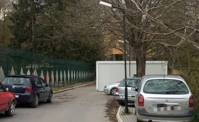 Prazne glasačke kutije u Zubinom Potoku