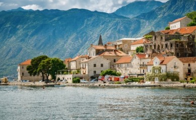 Državljanka Јužne Afrike osumnjičena da je ubila majku u Perastu kod Kotora