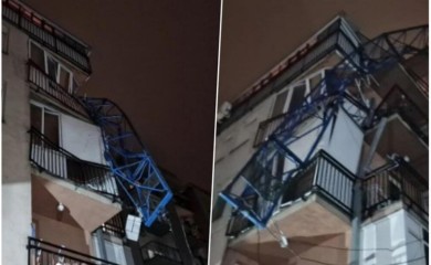 Olujni vjetar zabio kran u zgradu, stanari u šoku (FOTO)