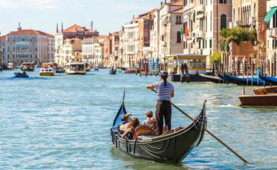 Dvojica francuza ukrali gondolu da bi se provozali