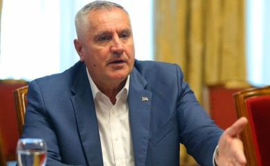 "Uzmite telefone, pravite te botove i zarađujte" Višković savjetuje kako do novca, OVO JE HIT