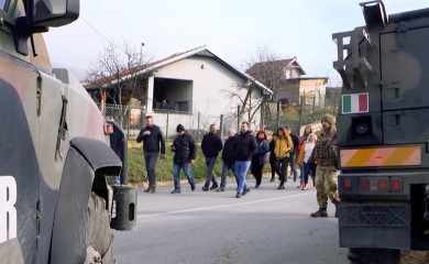 Noć na barikadama protekla mirno