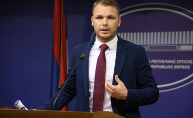 “Potrovaće nam djecu šta sve gledaju i jedu” Stanivuković želi ZABRANITI rijaliti programe i uvesti uniforme u škole