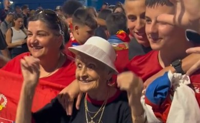 Najstarija Noletova navijačica oduševila Srbe: Zašto je tako mršav (VIDEO)