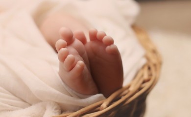 Hrabri otac dobio aplauz od doktora, ženu porodio u automobilu