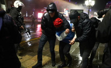 Haos u Turskoj se nastavlja: Policija nakon protesta upala u domove političara i aktivista, brojni uhapšeni