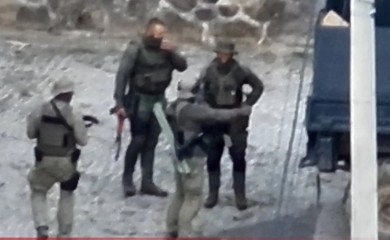 Prve fotografije sa KiM: Kamera snimila maskirana i naoružana lica