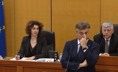 Haos u Saboru: Plenkoviću nisu dali da progovori