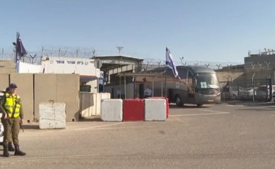 Dogovor Hamasa i Izraela: Crveni krst izveo palestinske zatvorenike VIDEO