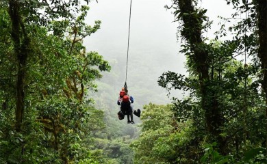 Pukla sajla na zip lajnu, dječak pao u klisuru